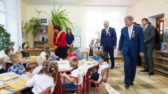 Dacian Cioloș la grădinița din Selemet