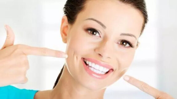 albire dinți acasă