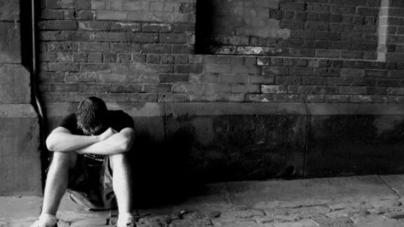 Se cer elaborarea programelor antisuicid