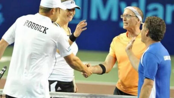 Rob Kinas participând la evenimente de donaţii