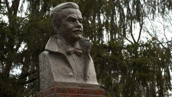 Bust Dumitru Matcovschi