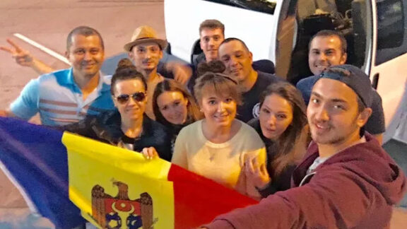 Cetățenii din diasporă parcurg mii de kilometri pentru a vota