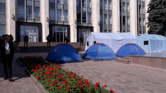 corturi PDM Ministerul de interne Guvern Parlament deputați proteste