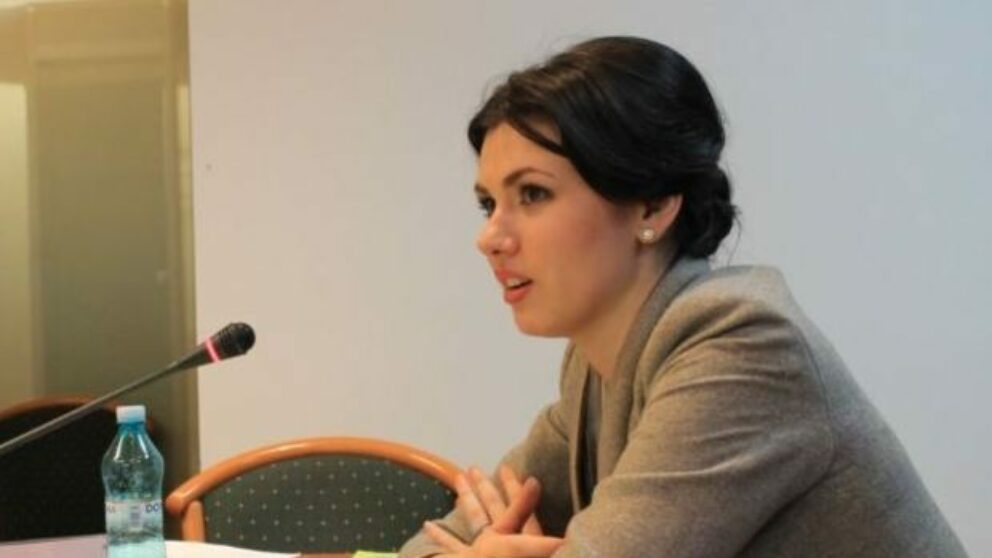 Cristina Ţărnă