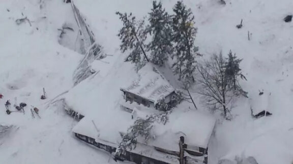 Hotel sub avalanşă