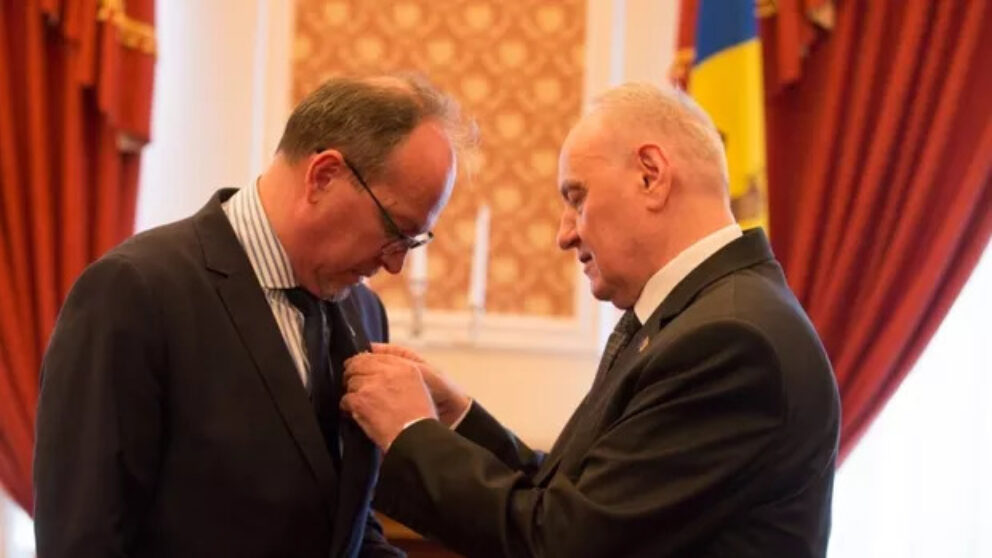 Daniel Ioniţă a fost decorat de Nicolae Timofti cu Ordinul de Onoare