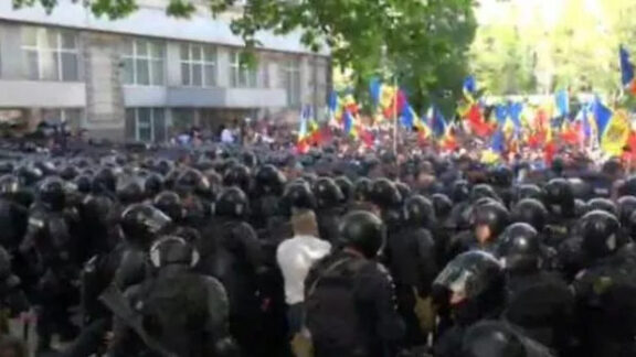 Protest cu violențe