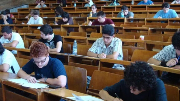 Examen studenţi