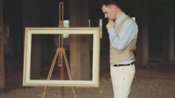 Alexandru Plăcintă meditând asupra operei sale