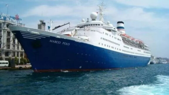 A plutit pe mare timp de 38 de ore şi a supravieţuit în mod miraculos