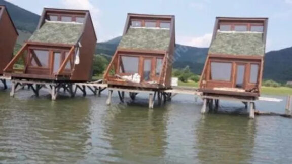 hotelul plutitor de pe Dunăre