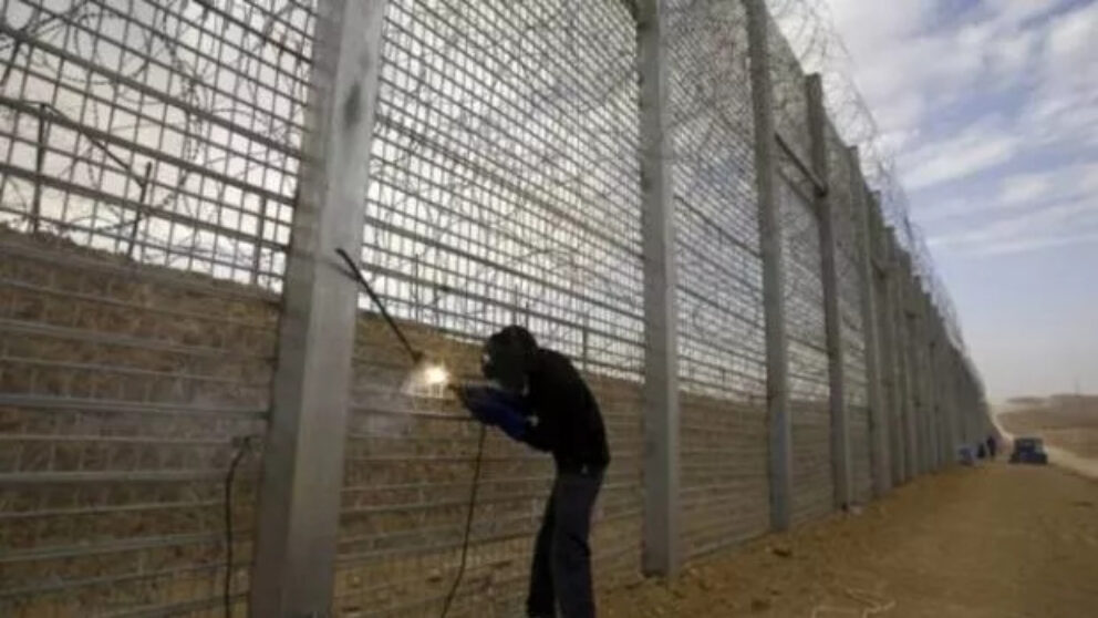 construcția unui zid împotriva imigranților