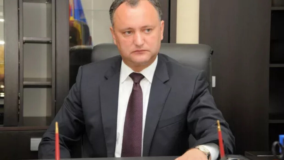 Igor Dodon stă la masă