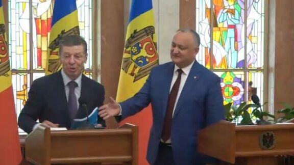 Igor Dodon parament Kozak