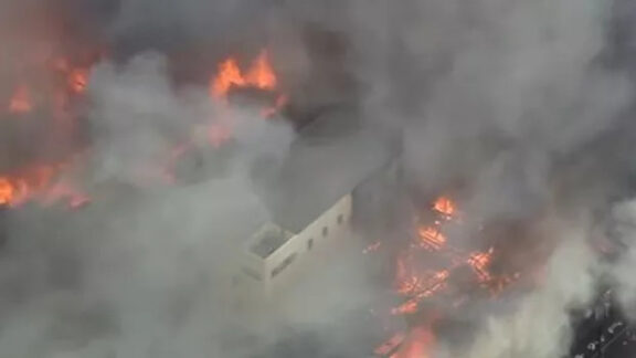 incendiu-puternic-intr-un-orasel-japonez