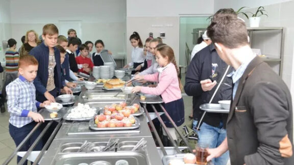 Întreprinderile municipale de prestare a serviciilor de alimentație în școli vor fi verificate