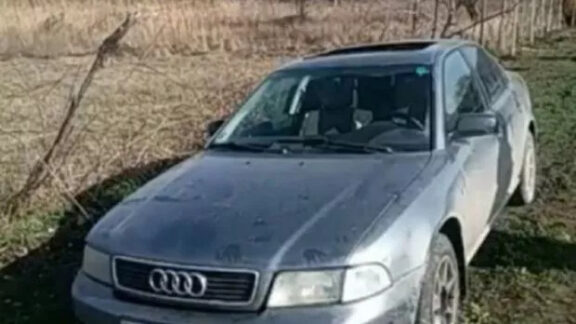 Cinci tineri au furat o mașină