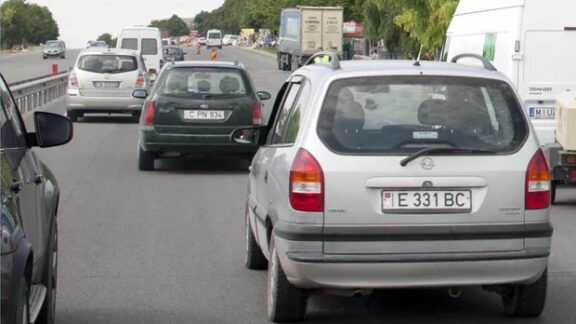 Mașină cu numere transnistrene