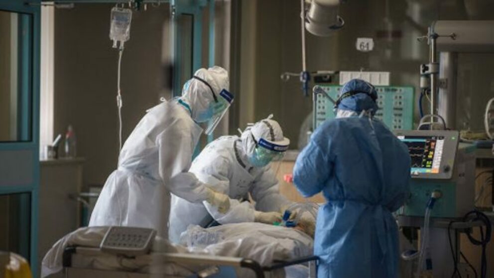 medici infectați