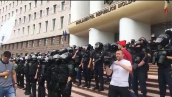 Minată Parlament PDM ACUM PSRM