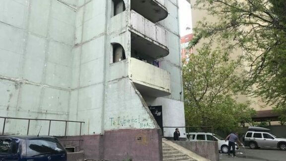 Minorul s-ar fi aruncat în gol