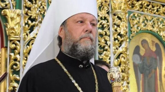 Mitropolitul Vladimir în altar