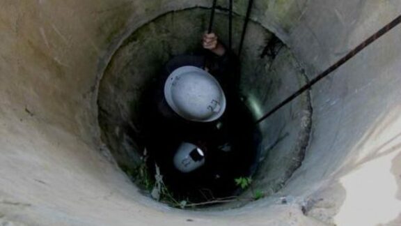 O femeie din satul Colibași