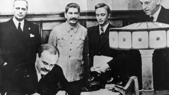 Pactul Molotov-Ribbentrop