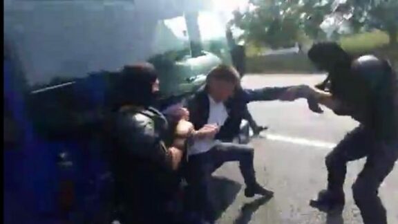 Polițiștii au agresat unioniști