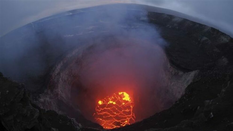 Râuri de lavă în urma erupției vulcanului Kilauea