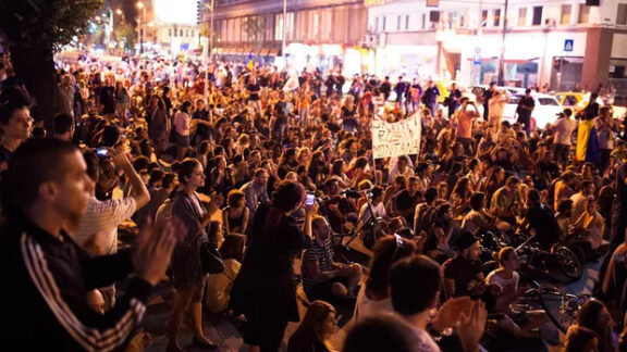 România protestează împotriva legii graţierii