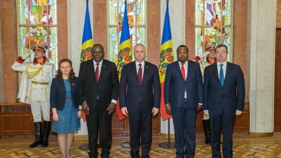 scrisorile de acreditare a patru noi ambasadori