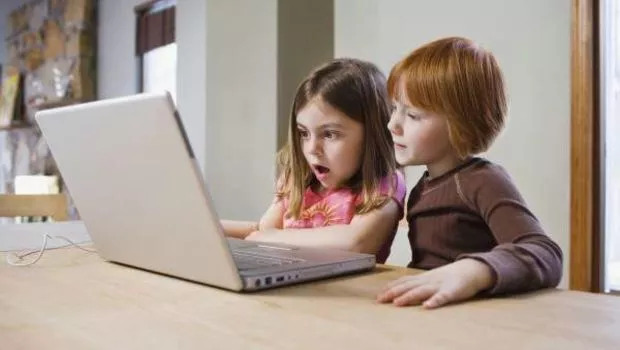Internetul- util sau nu copiilor?