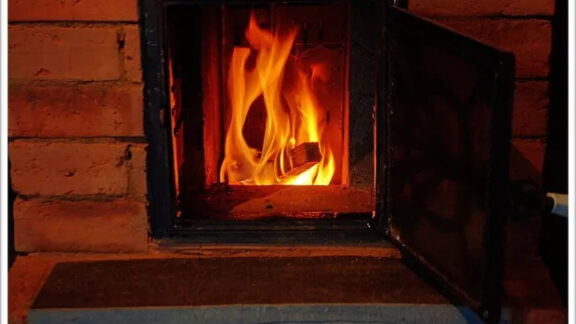 Focul ce arde în sobă
