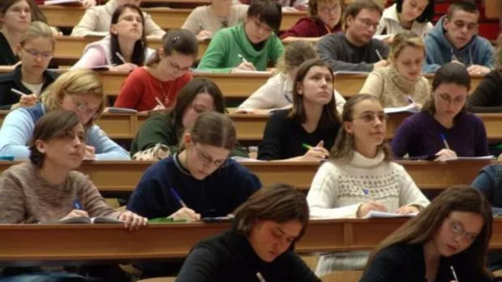 Studenţi