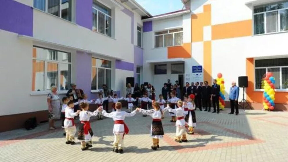 Grădiniță renovată banii României