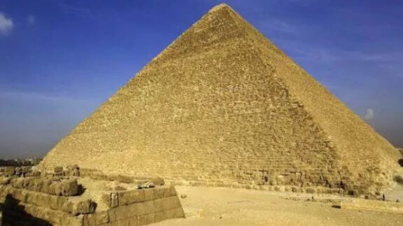 Marea Piramidă din Giza