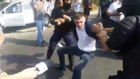 Unioniștii condamnă violențele poliției și îi vor ataca în judecată