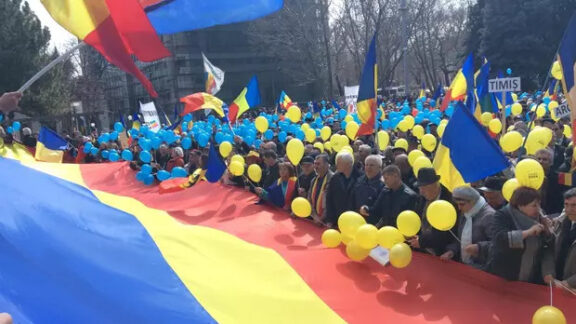 (VIDEO) Riscă să fie amendați pentru promovarea Unirii cu România