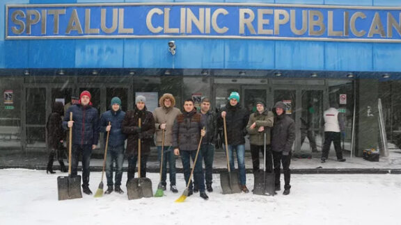 Curățarea străzilor cu zăpadă