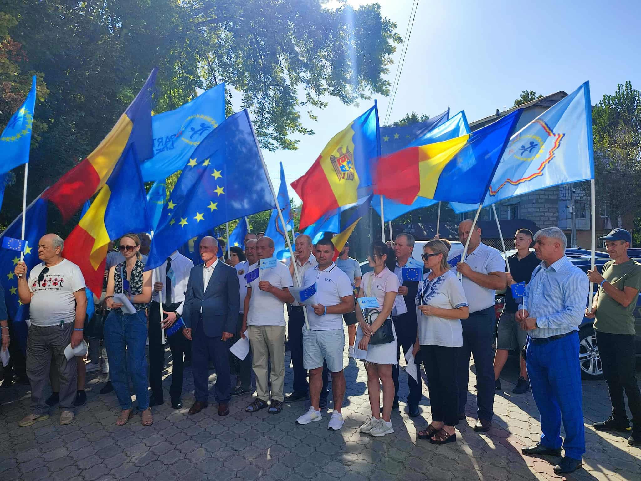 (FOTO) Partidul Liberal și-a lansat campania electorală la Ungheni ...