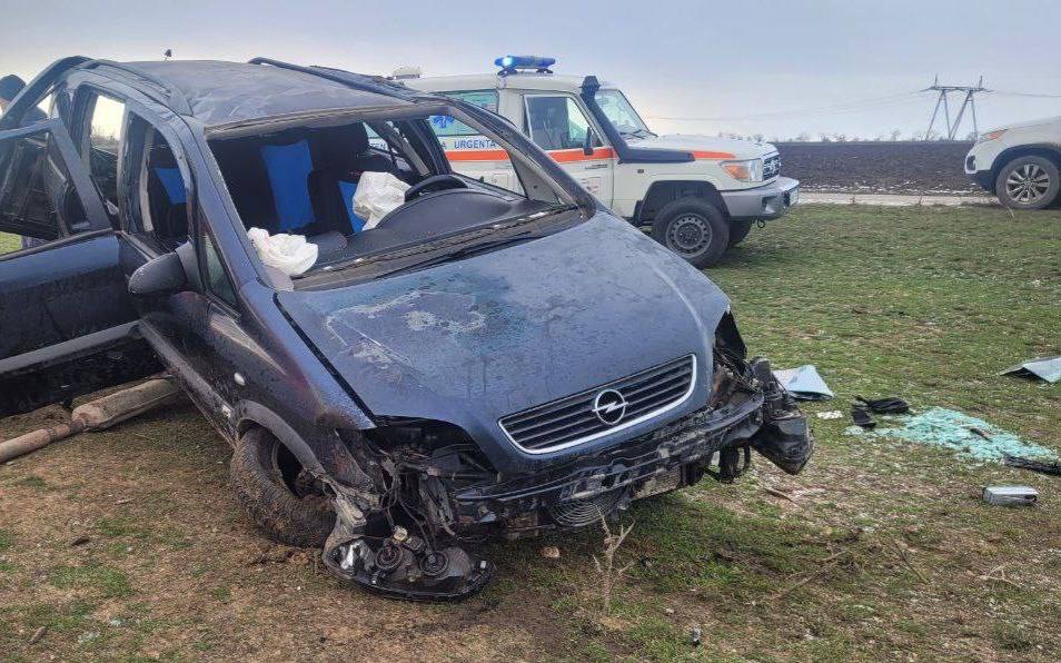 Accident mortal la Ceadîr-Lunga: un bărbat de 37 de ani a murit după ce mașina s-a răsturnat